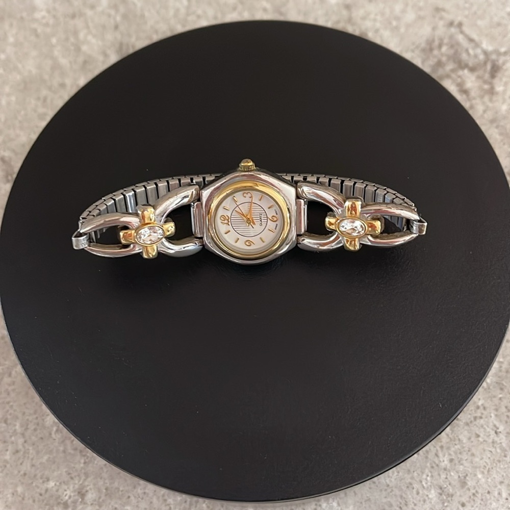 Avon Vintage Women's Quartz Watch Silver w/Gold Accents, Crystals, Stretch Band - Picture 8 of 9